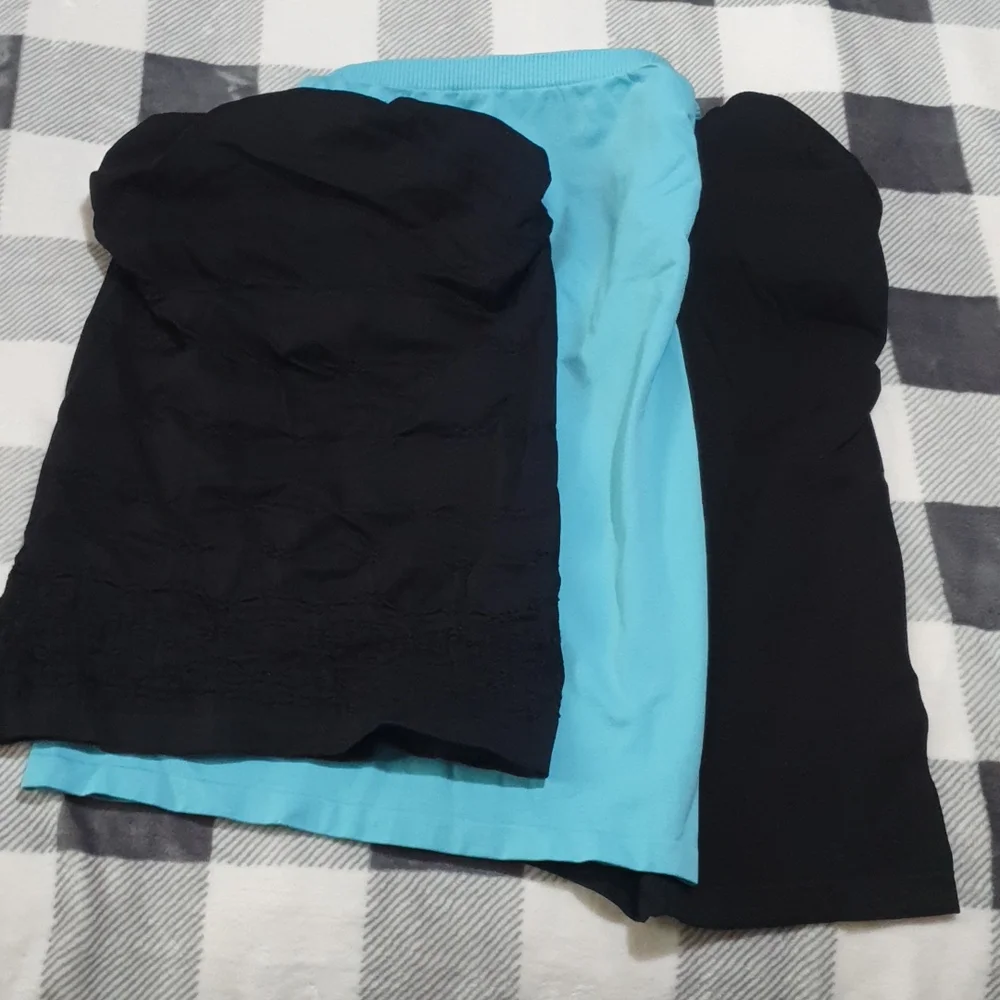 Tops - Picture 2 of 2